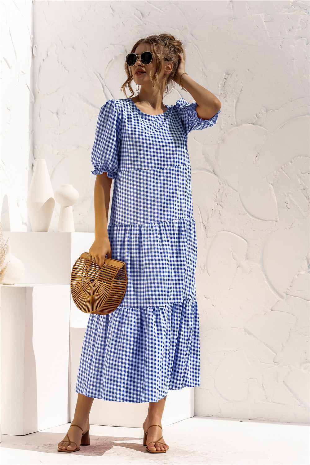 Vestido largo de manga corta con estampado de lunares suaves 