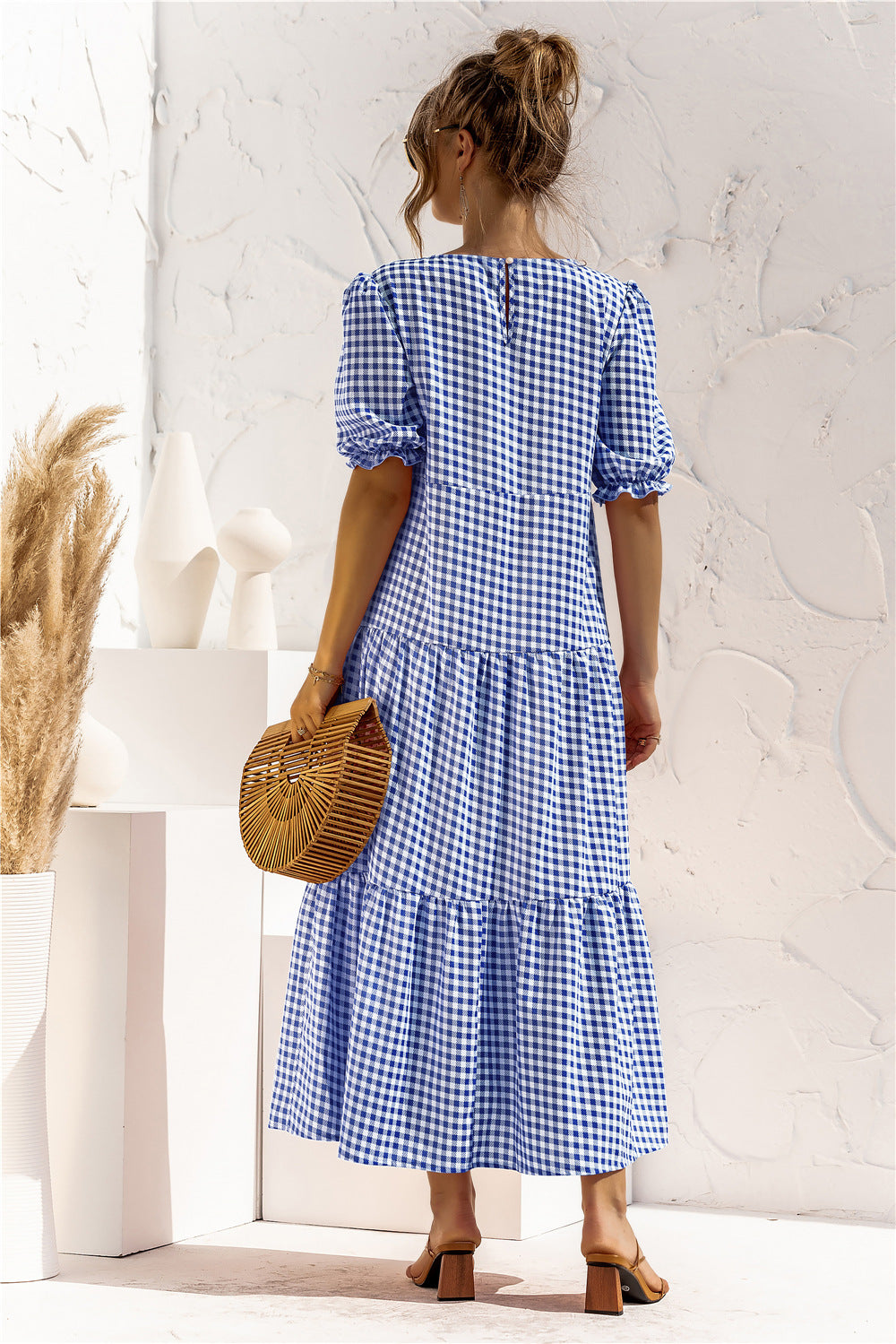 Vestido largo de manga corta con estampado de lunares suaves 