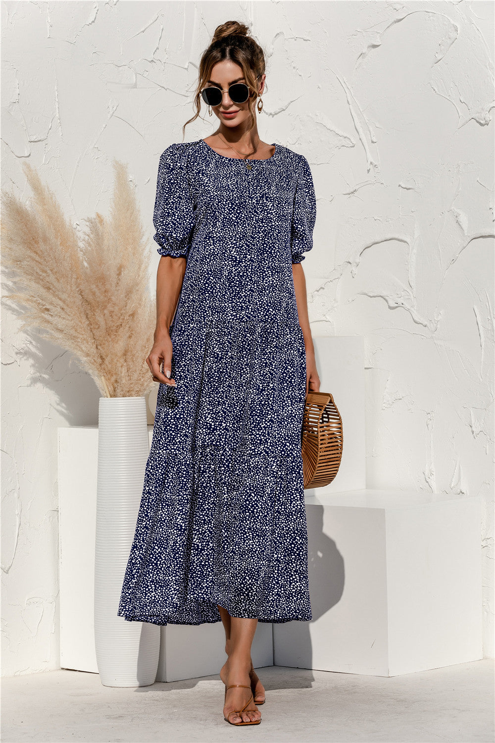 Vestido largo de manga corta con estampado de lunares suaves 