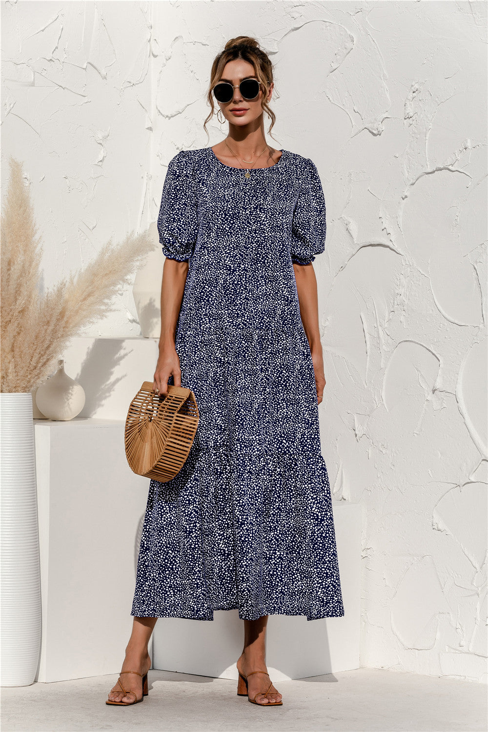 Vestido largo de manga corta con estampado de lunares suaves 