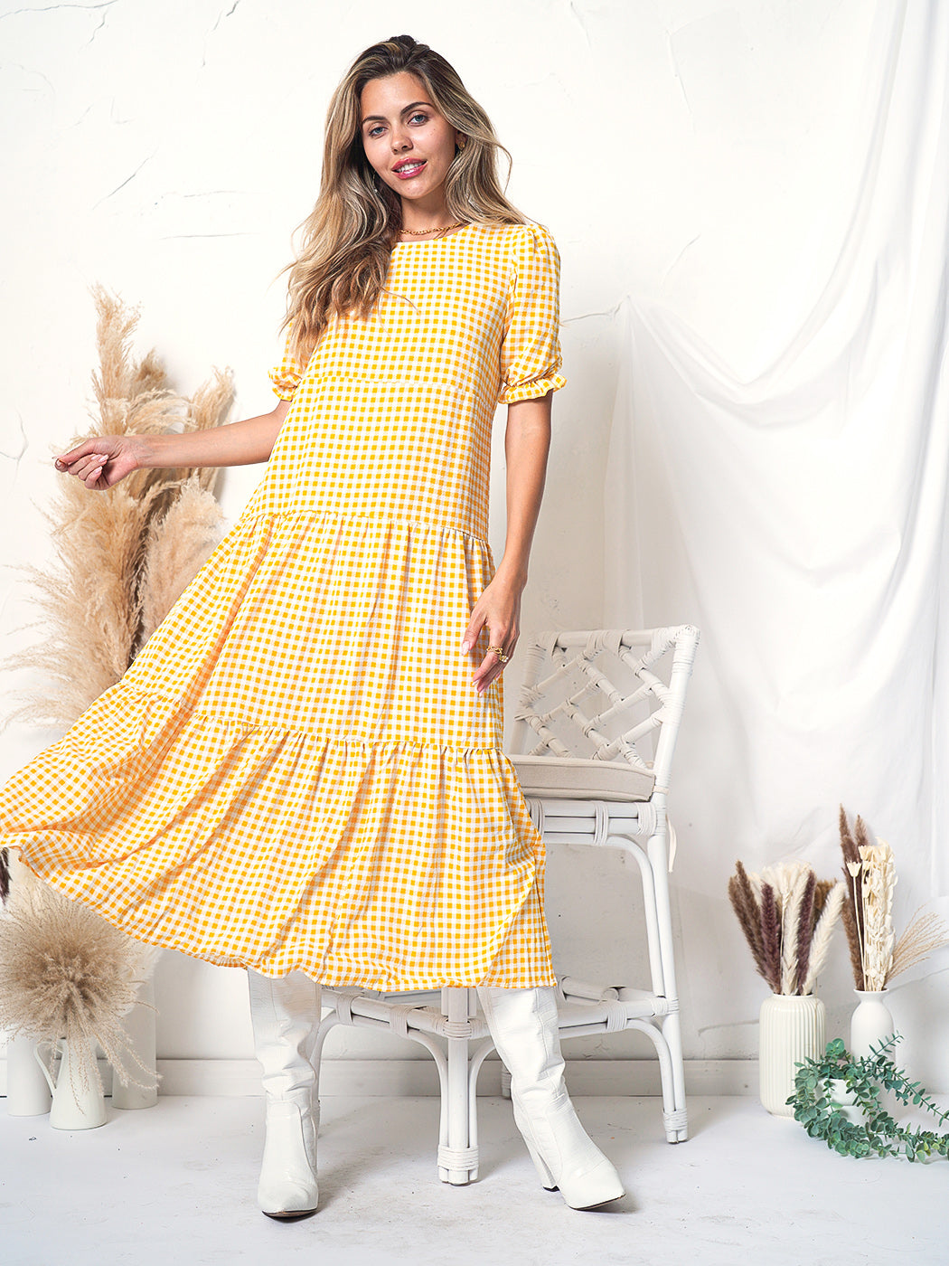 Vestido largo de manga corta con estampado de lunares suaves 