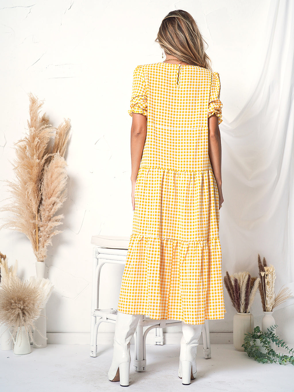 Vestido largo de manga corta con estampado de lunares suaves 