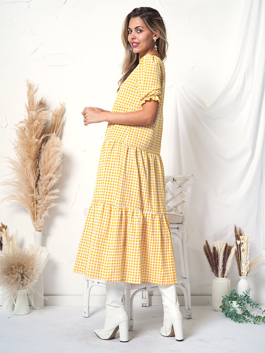 Vestido largo de manga corta con estampado de lunares suaves 