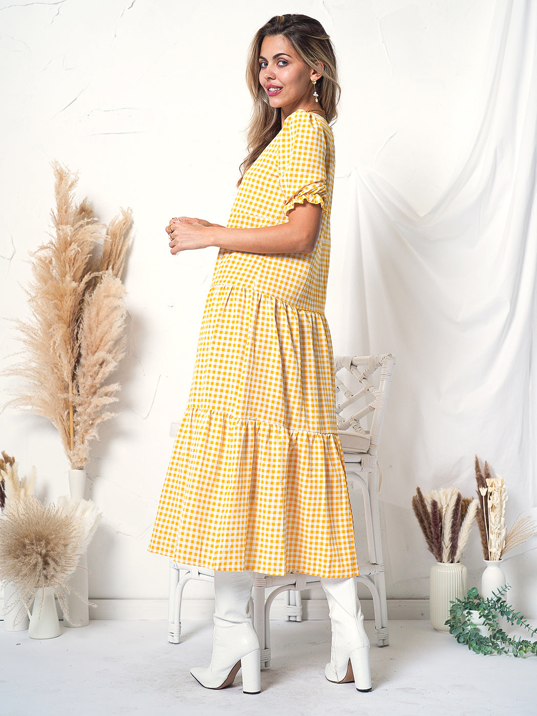 Vestido largo de manga corta con estampado de lunares suaves 