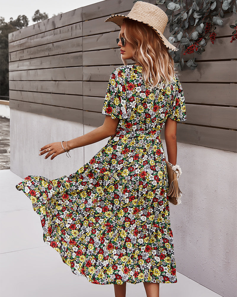 Vestido de verano envolvente con estampado de flores