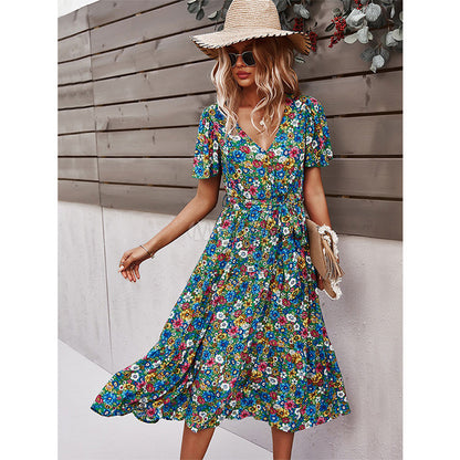 Vestido de verano envolvente con estampado de flores