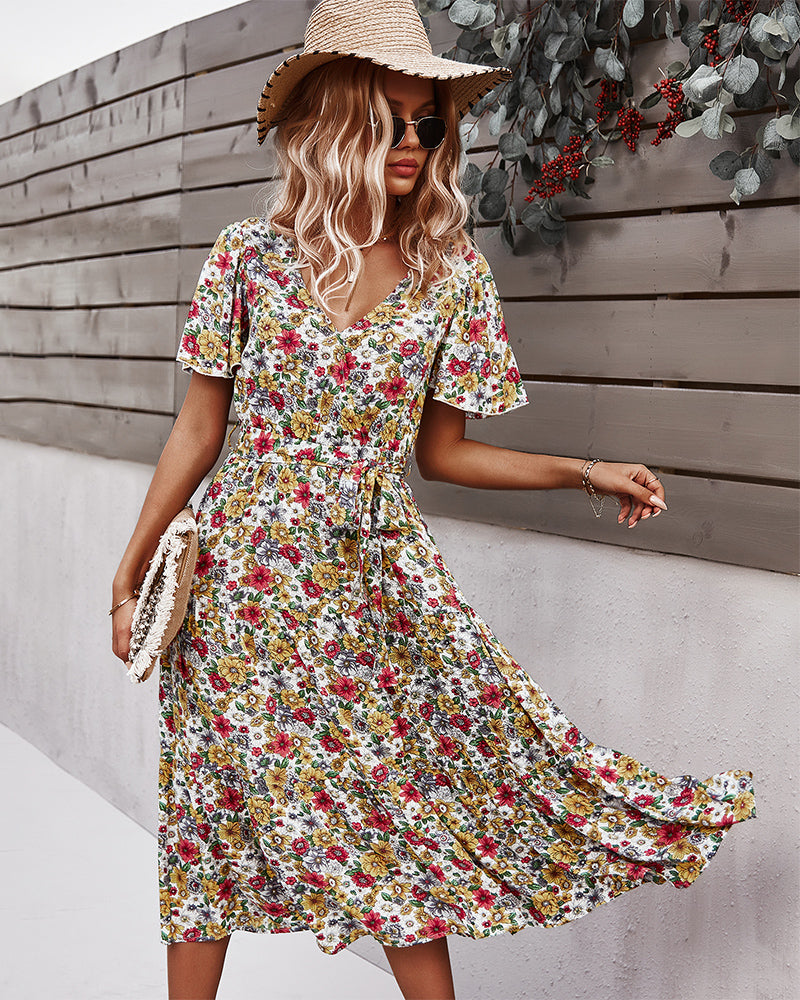 Vestido de verano envolvente con estampado de flores