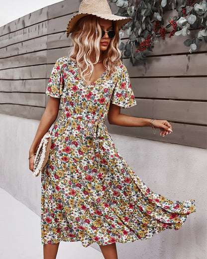 Vestido de verano envolvente con estampado de flores