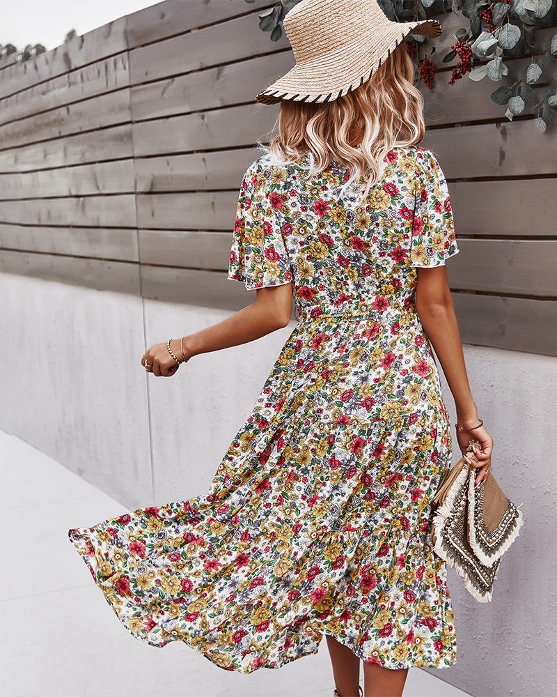 Vestido de verano envolvente con estampado de flores