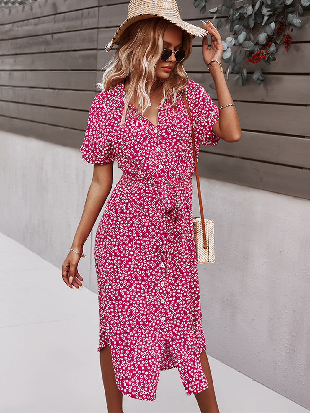 Vestido con cuello fruncido y botones de margaritas