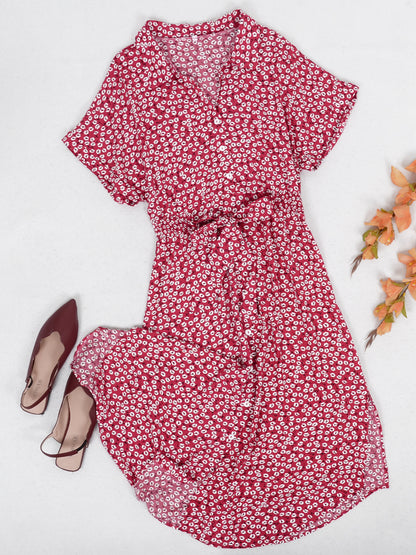 Vestido con cuello fruncido y botones de margaritas