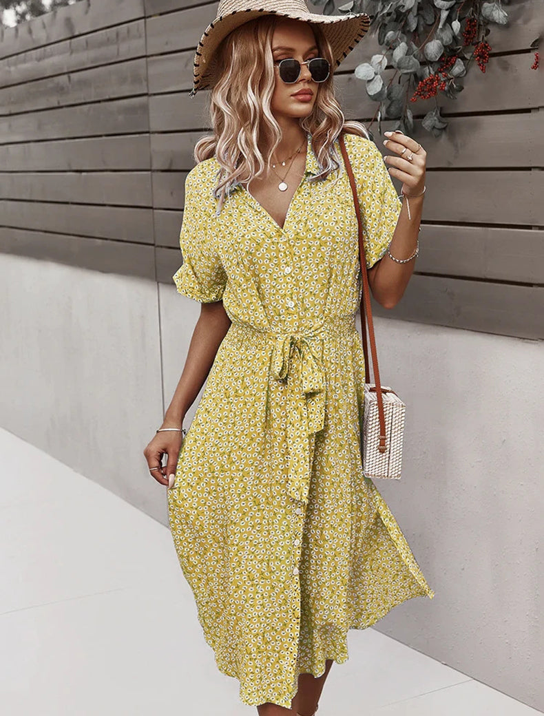 Vestido con cuello fruncido y botones de margaritas