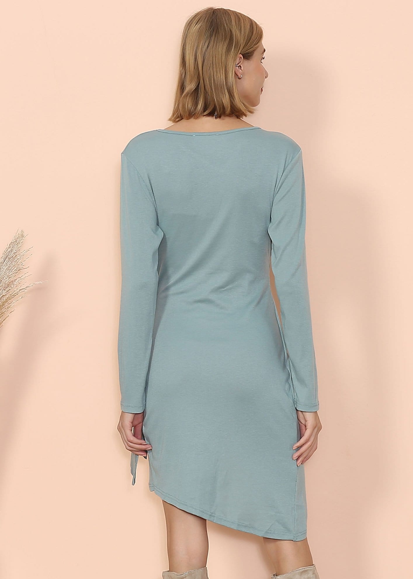 Vestido cruzado de manga larga con lazo lateral
