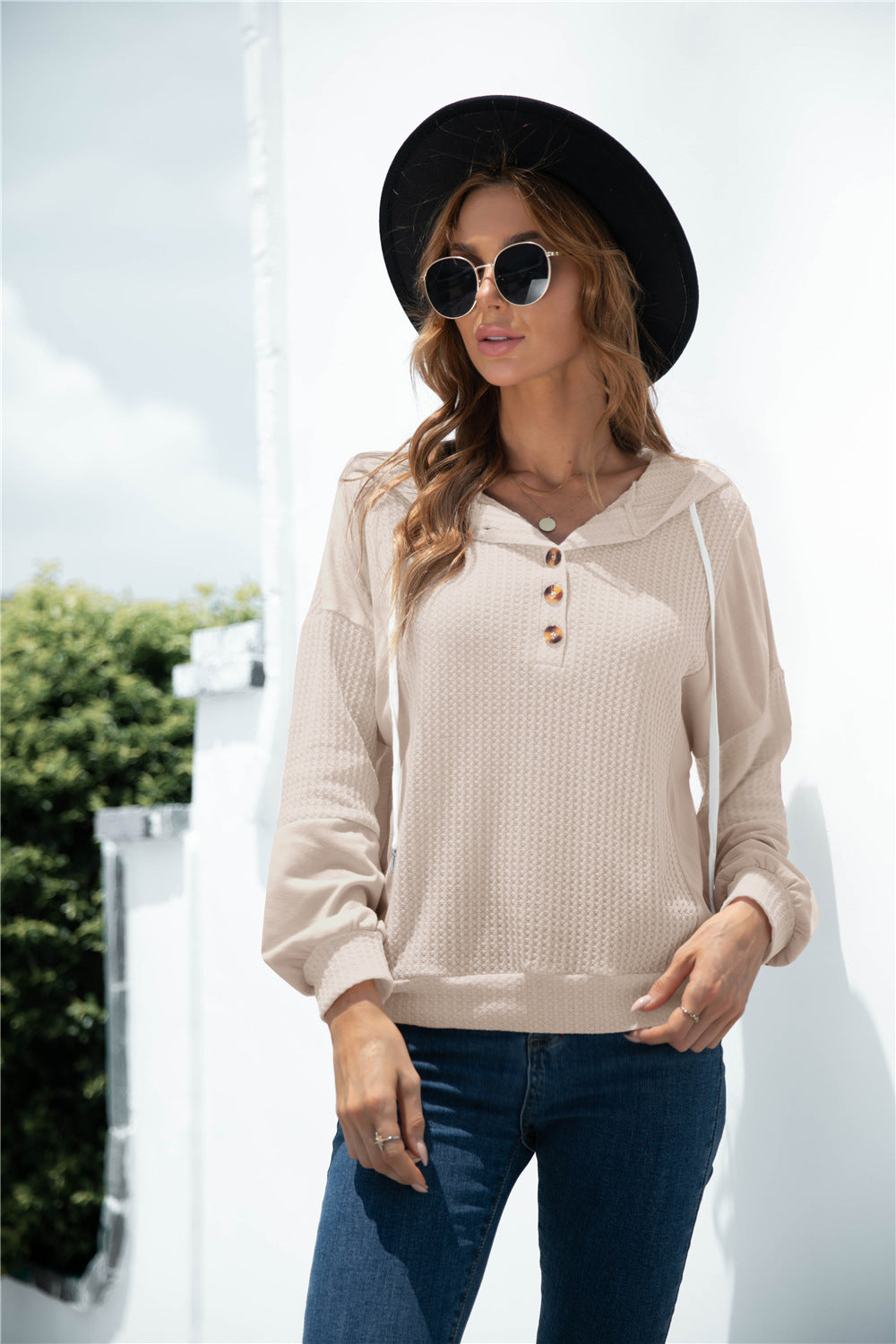 Sudadera con capucha y botones de punto en tonos mixtos