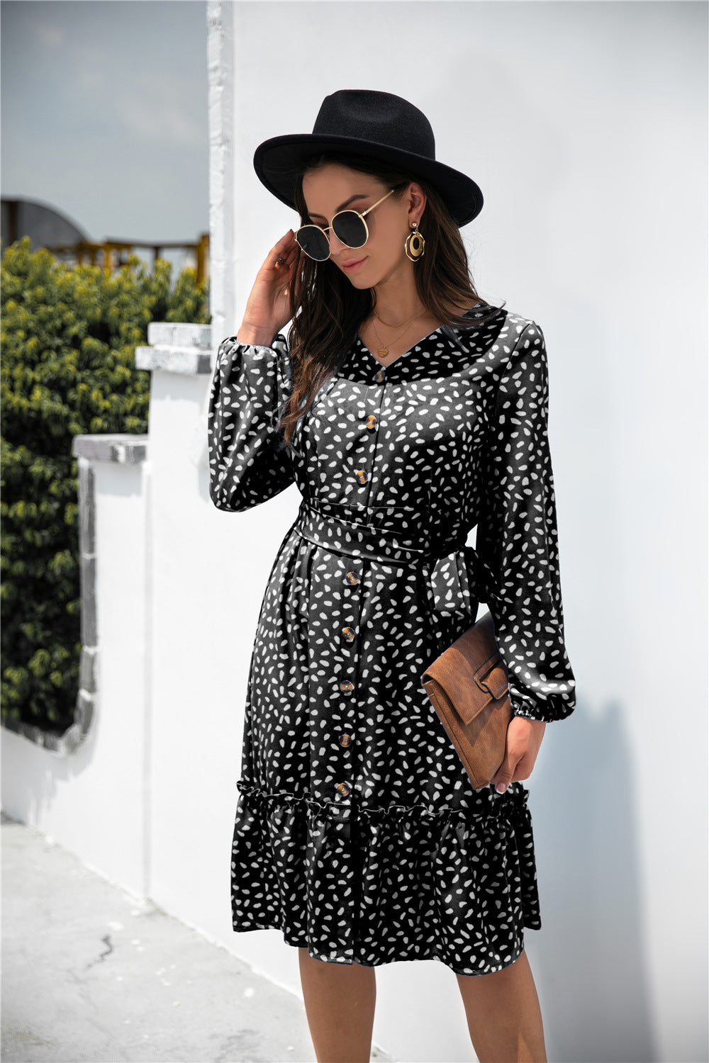 Vestido túnica con volantes y botones con estampado de lunares