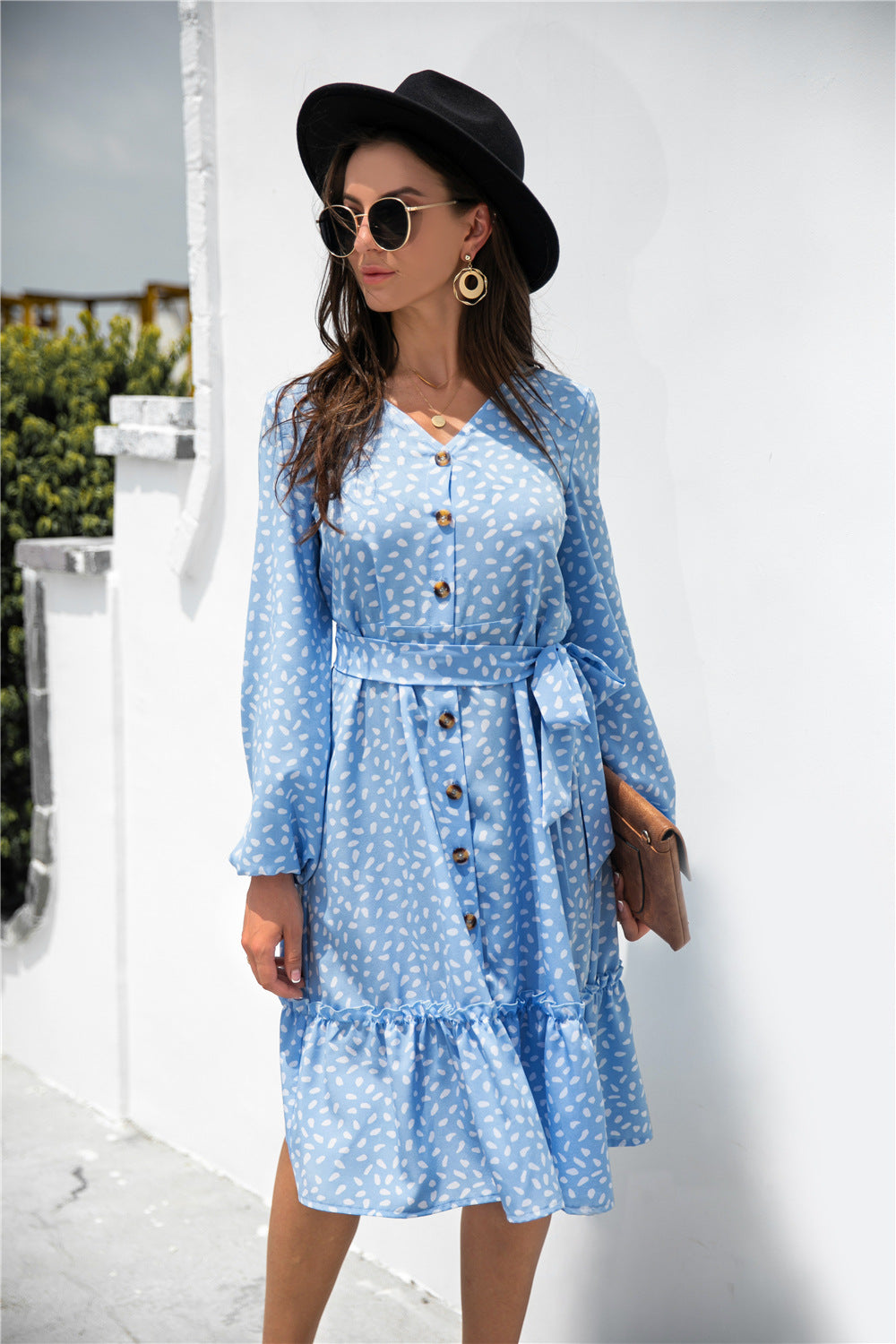 Vestido túnica con volantes y botones con estampado de lunares