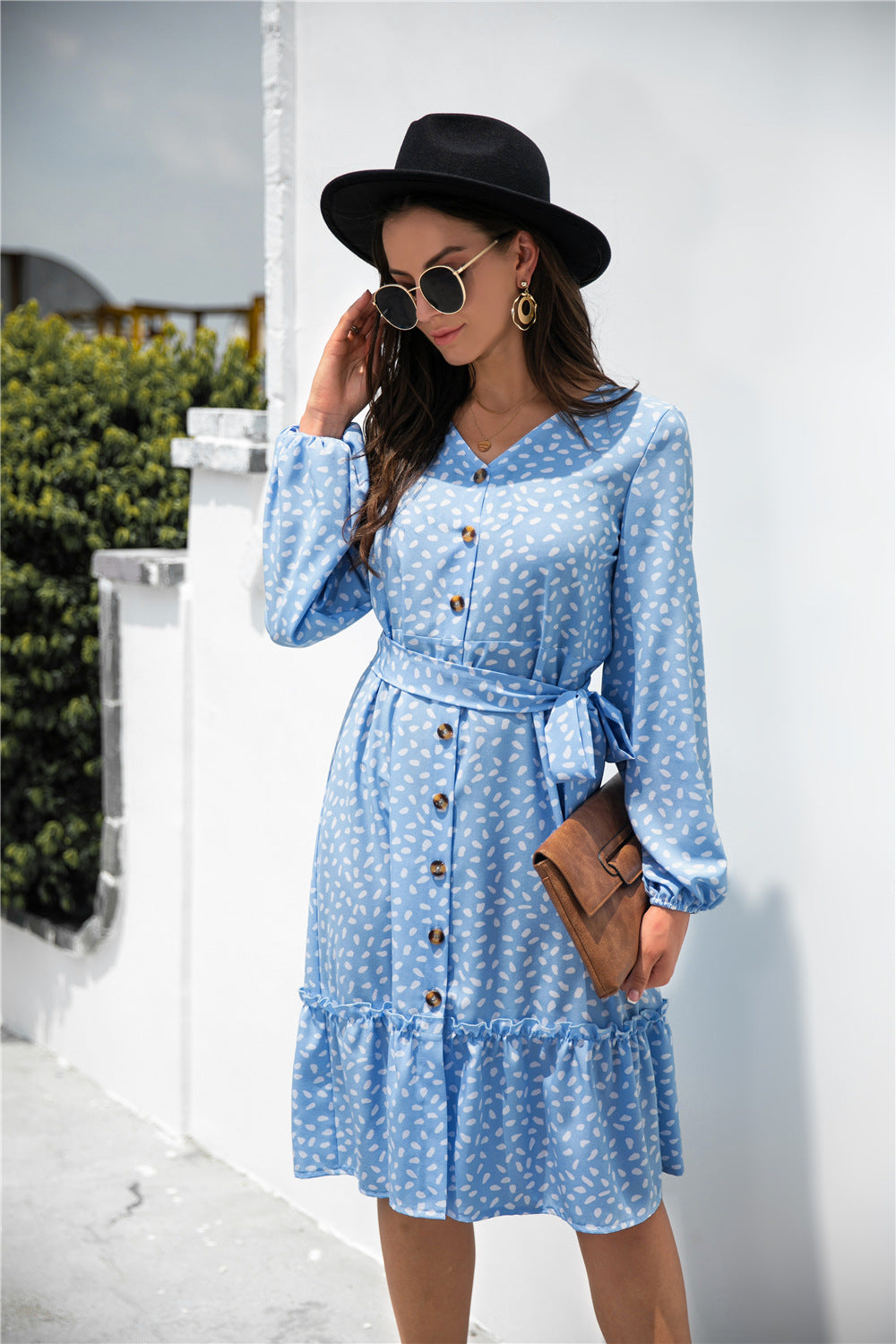 Vestido túnica con volantes y botones con estampado de lunares