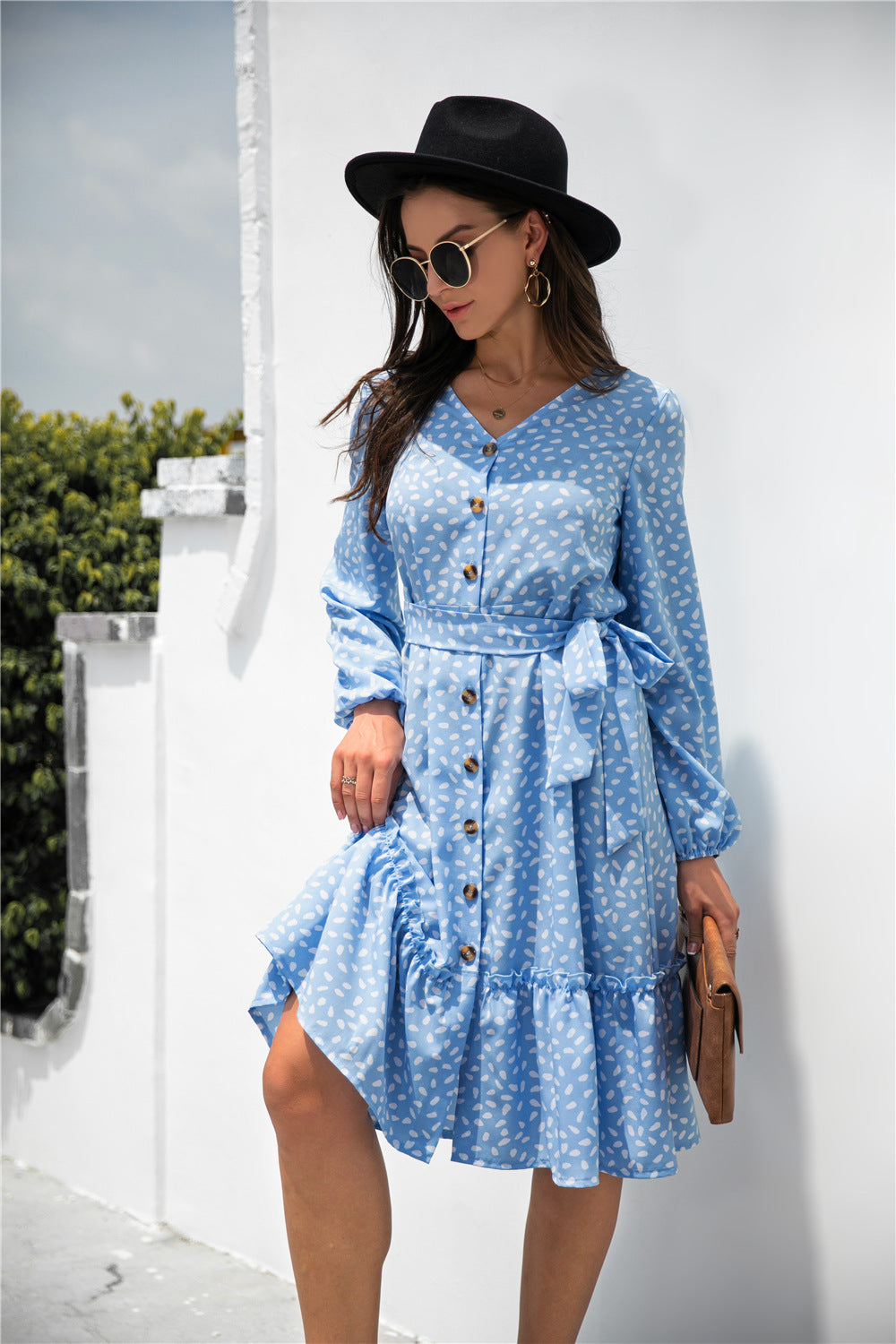 Vestido túnica con volantes y botones con estampado de lunares