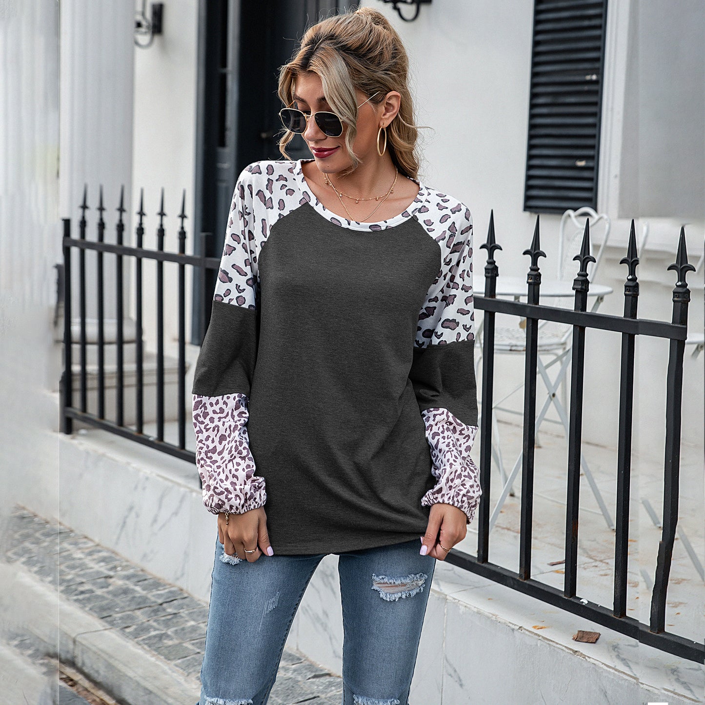 Camiseta de béisbol con estampado de leopardo