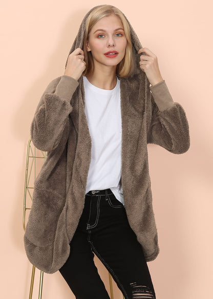 Sudadera con capucha y bolsillo frontal abierto de sherpa