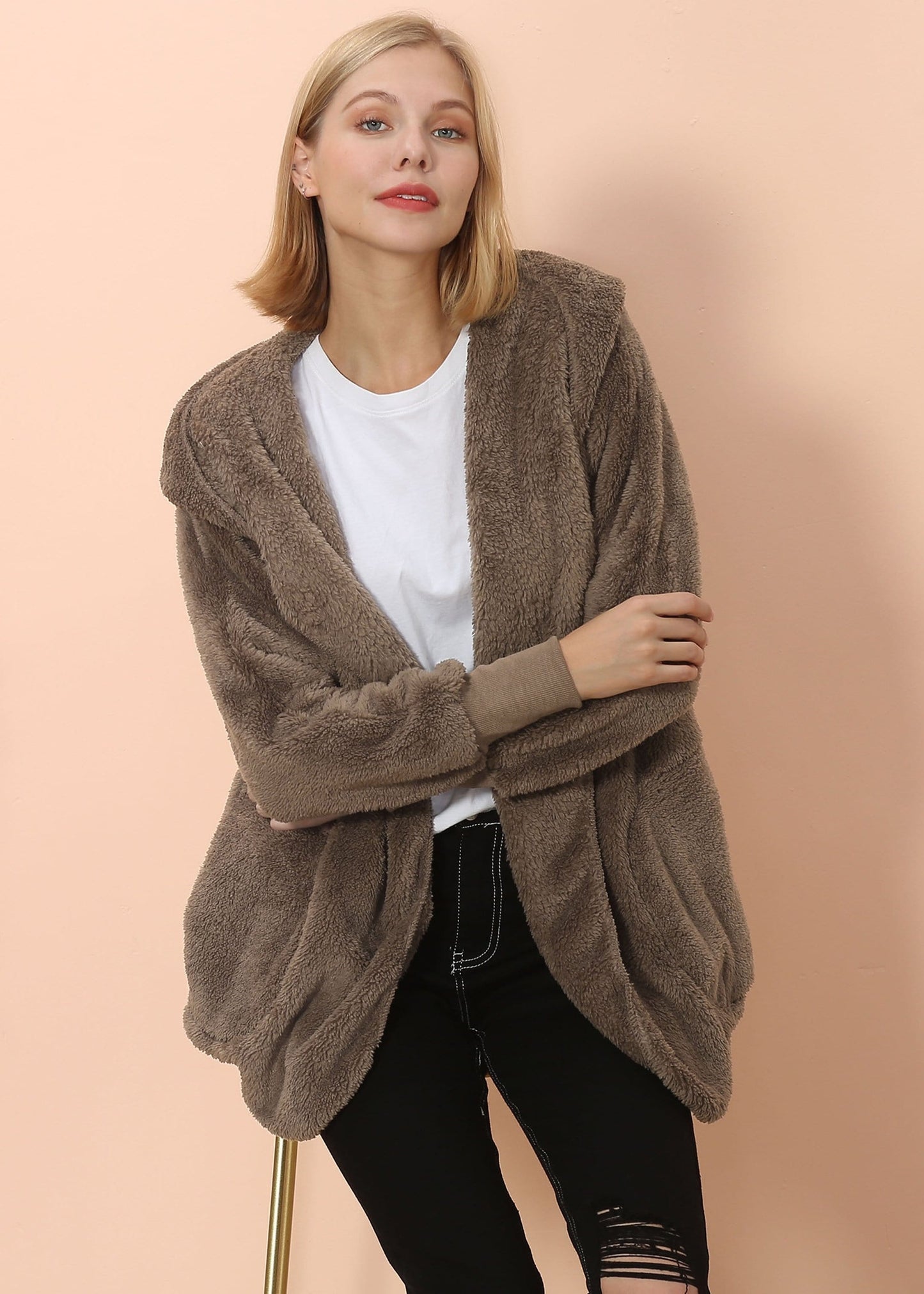 Sudadera con capucha y bolsillo frontal abierto de sherpa