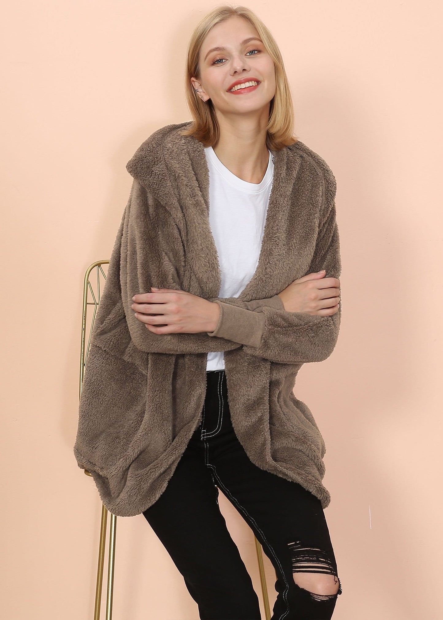 Sudadera con capucha y bolsillo frontal abierto de sherpa