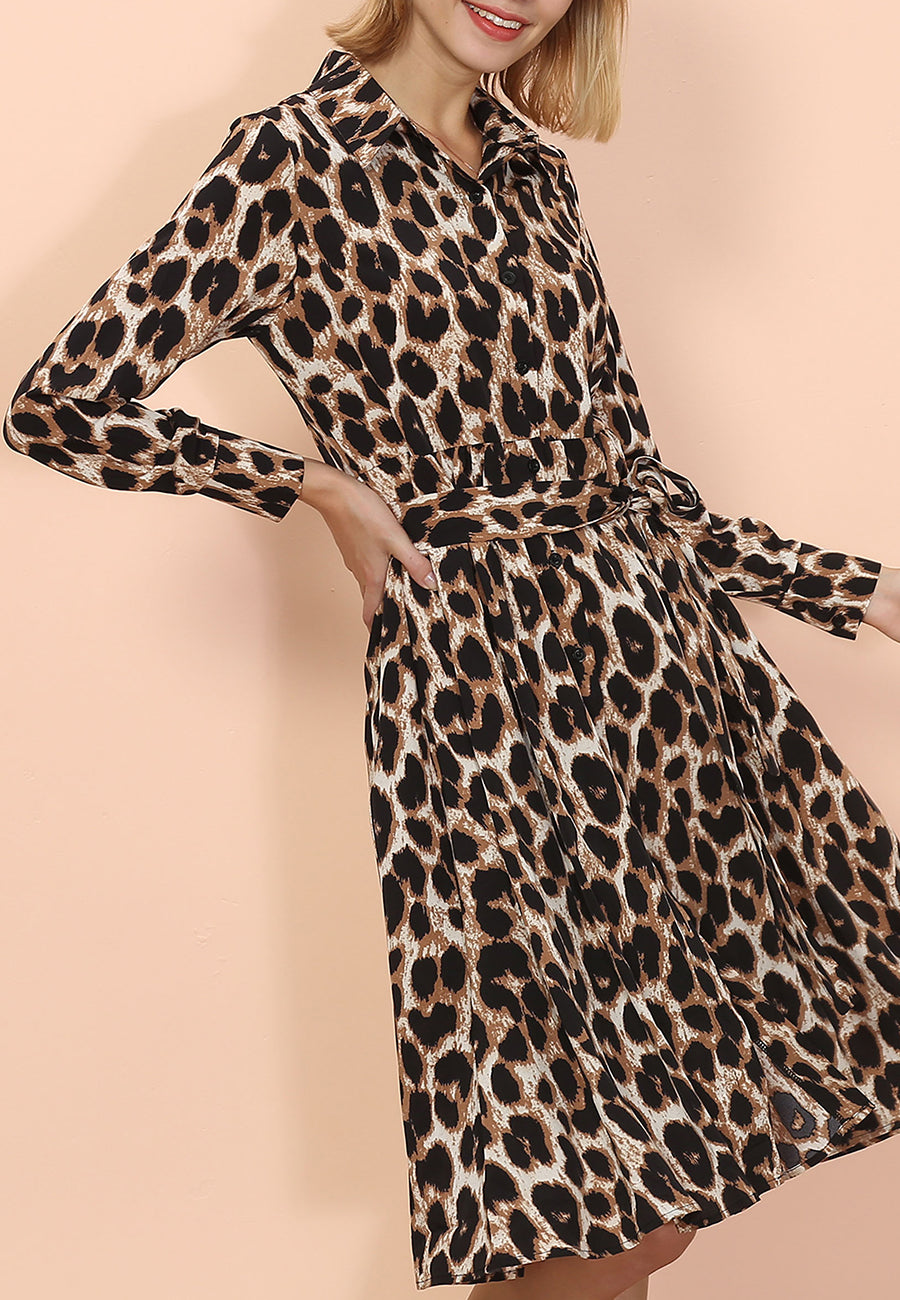 Vestido midi con volantes y estampado de guepardo