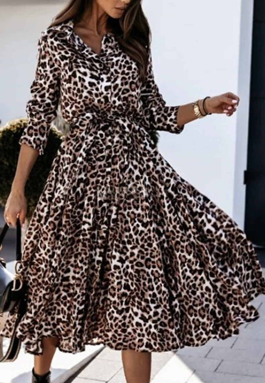 Vestido midi con volantes y estampado de guepardo