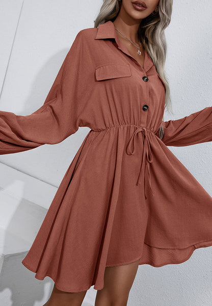 Vestido con volantes, mangas farol y cuello abotonado
