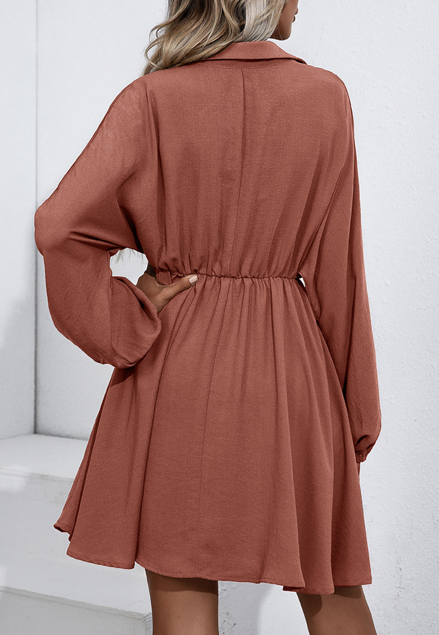 Vestido con volantes, mangas farol y cuello abotonado