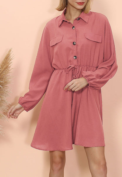Vestido con volantes, mangas farol y cuello abotonado