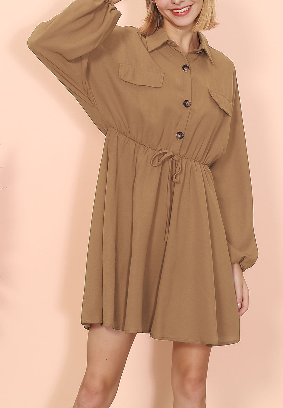 Vestido con volantes, mangas farol y cuello abotonado