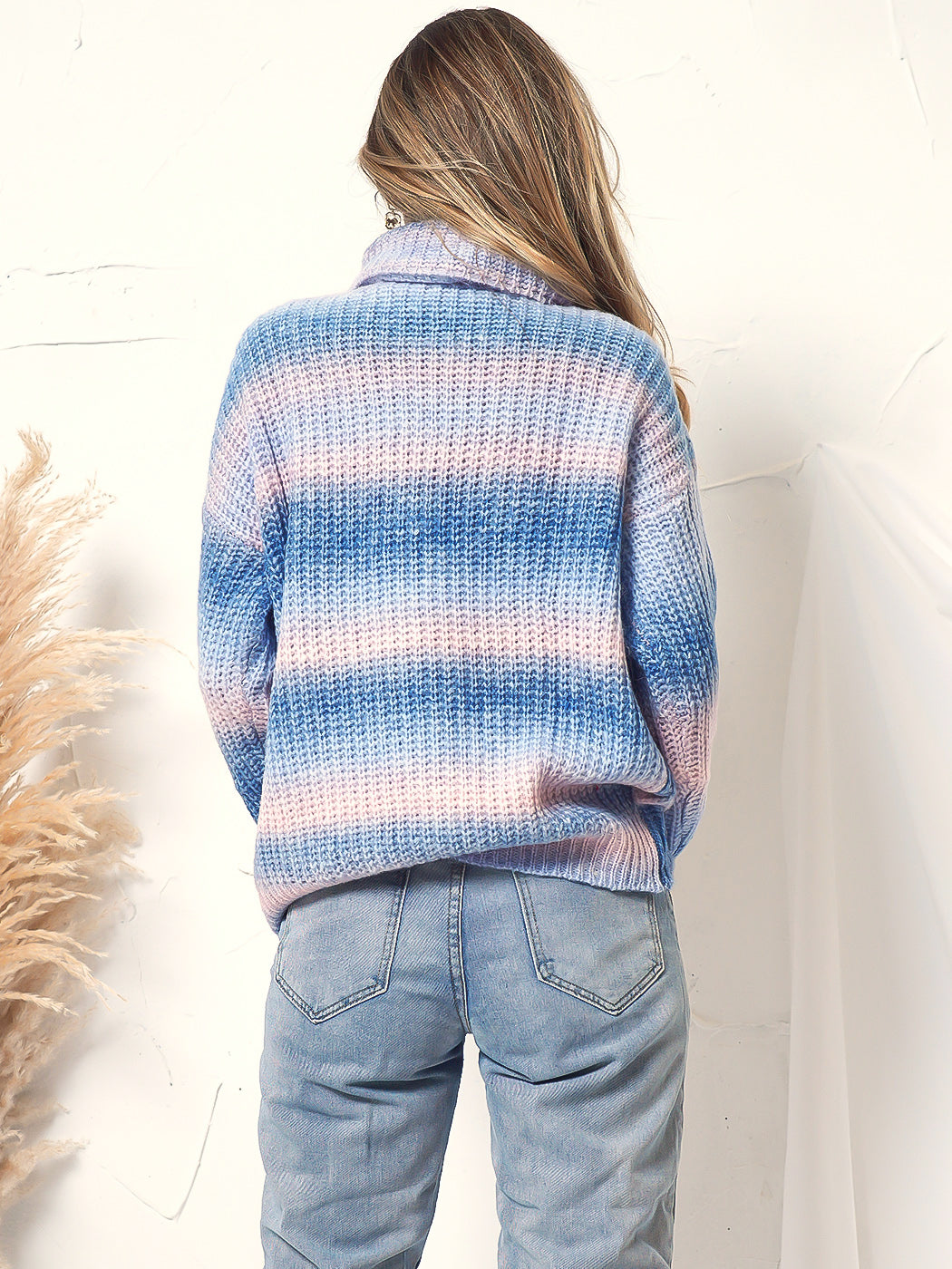 Suéter de punto con cuello vuelto y efecto tie dye 