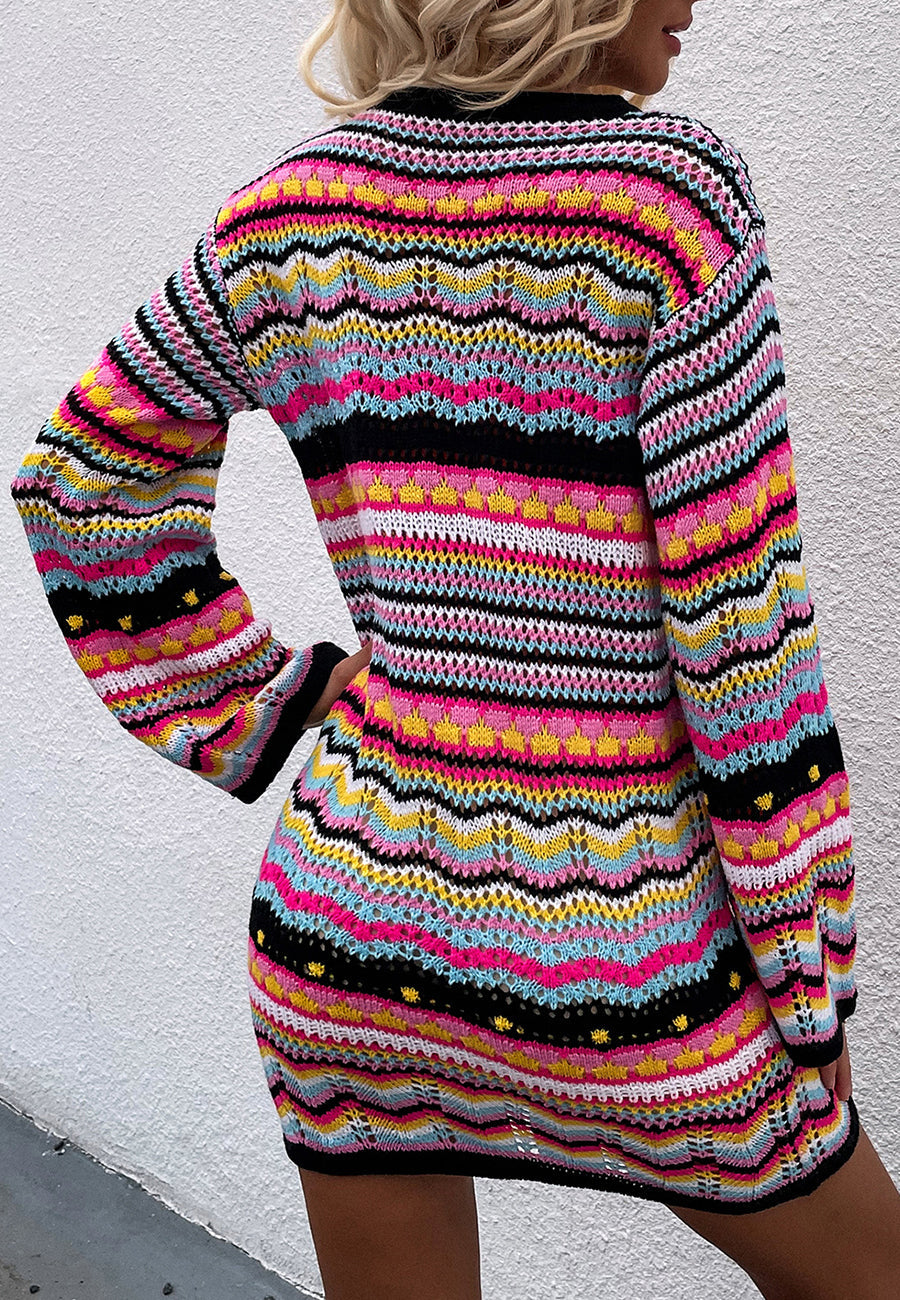 Vestido tipo suéter de punto con un toque festivo y vibrante
