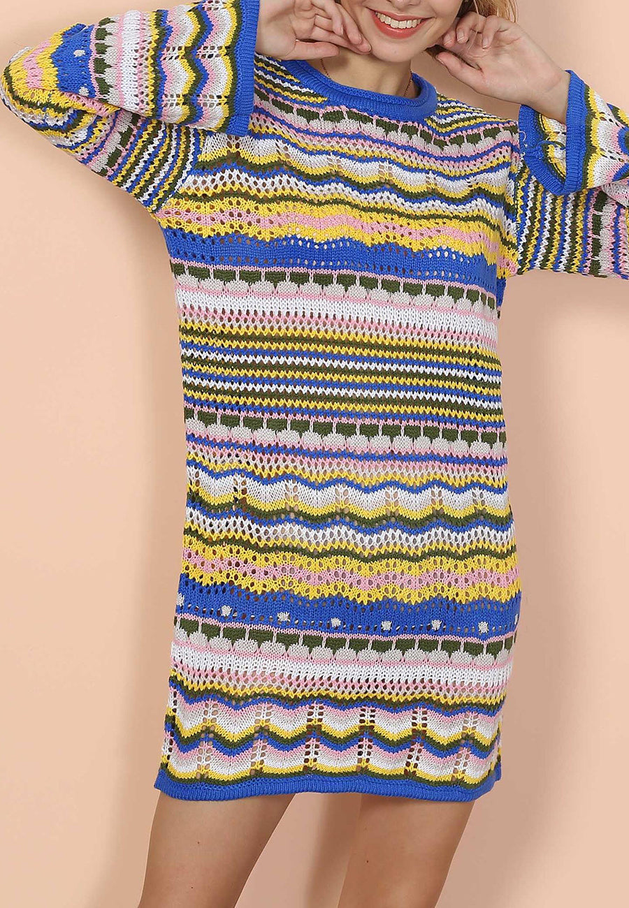 Vestido tipo suéter de punto con un toque festivo y vibrante