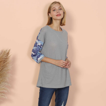 Suéter de punto gofre con panel de camuflaje