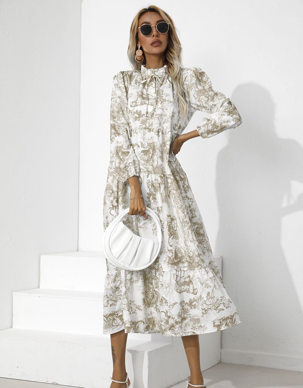 Vestido con dobladillo escalonado y estampado vintage
