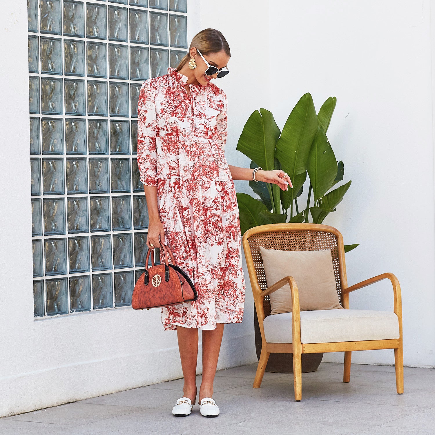 Vestido con dobladillo escalonado y estampado vintage