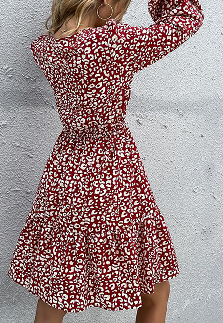 Vestido de manga larga con lazo en el cuello y abertura en forma de cerradura