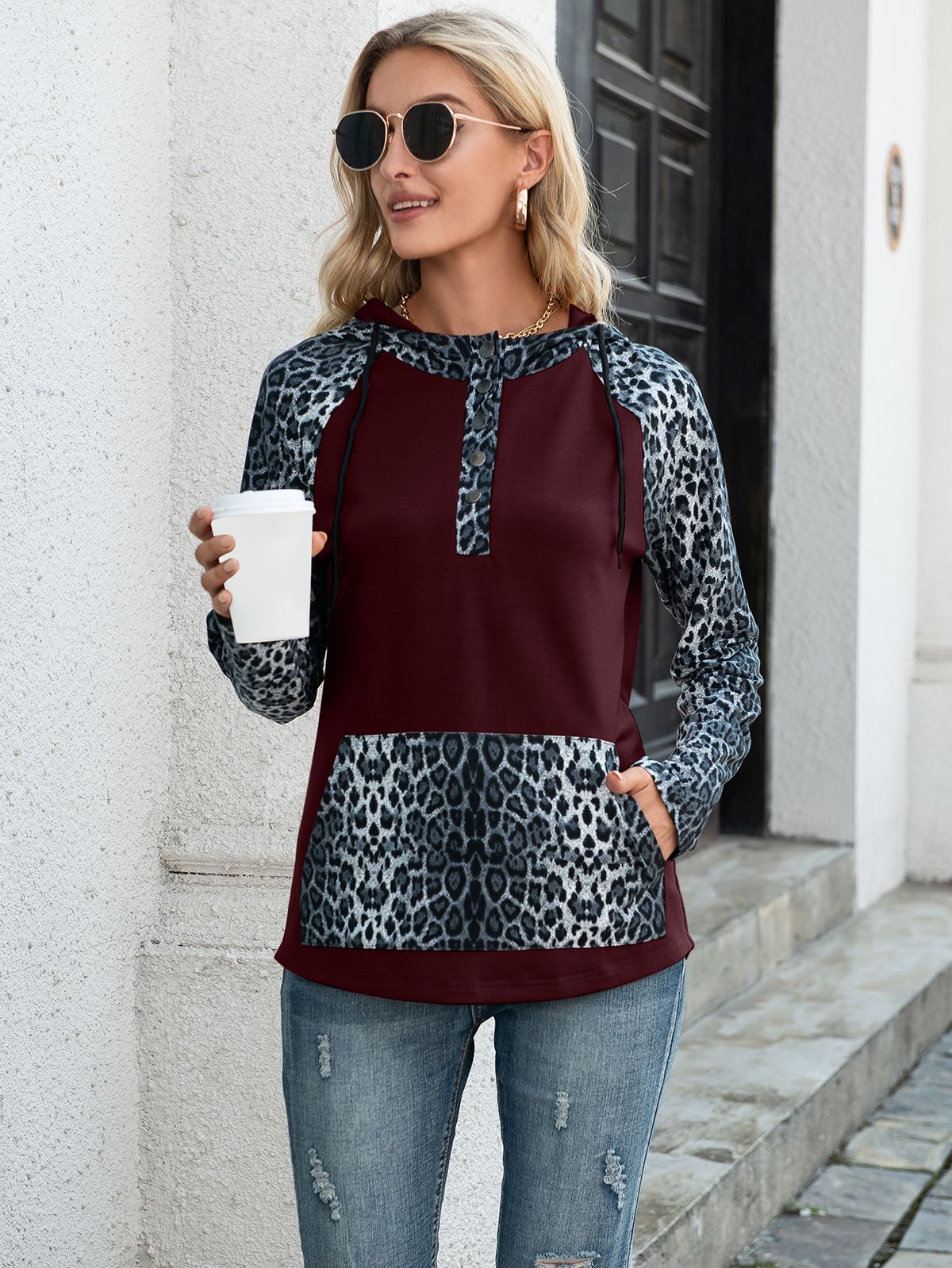 Sudadera con capucha de leopardo de dos tonos