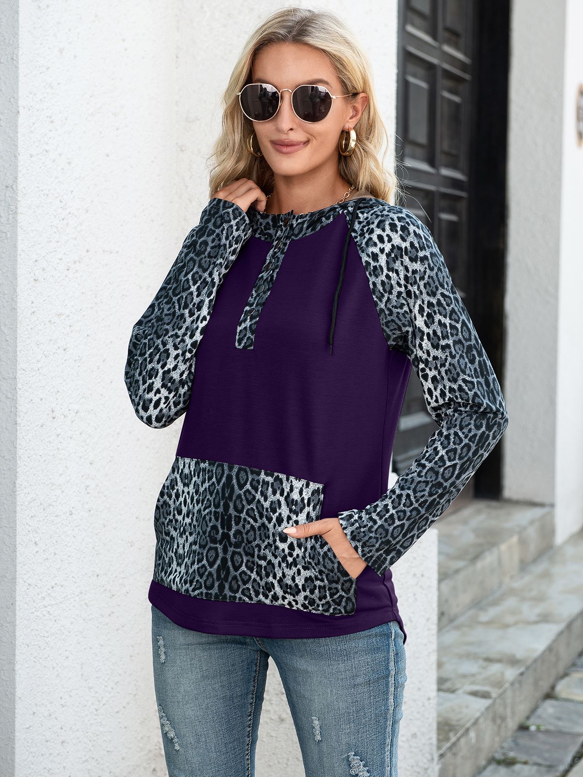 Sudadera con capucha de leopardo de dos tonos