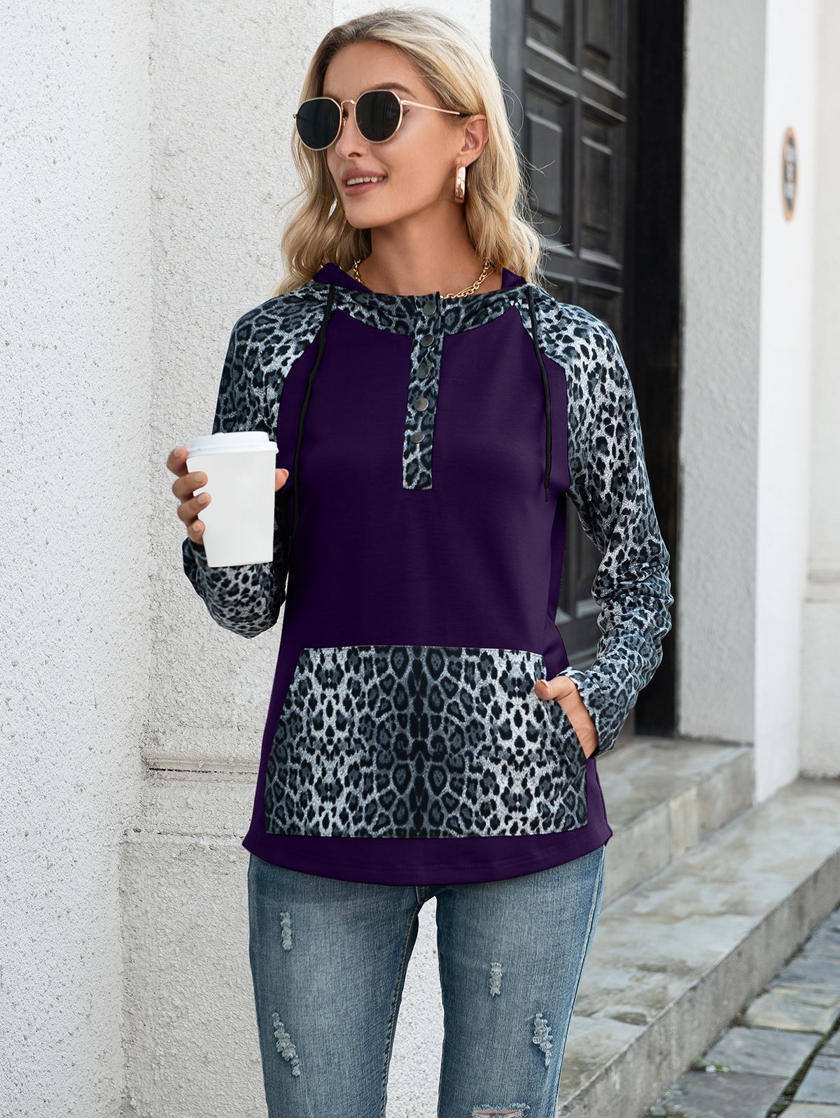 Sudadera con capucha de leopardo de dos tonos