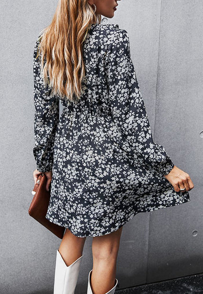 Vestido con volantes y estampado floral 