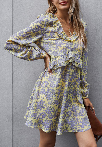 Vestido con volantes y estampado floral 