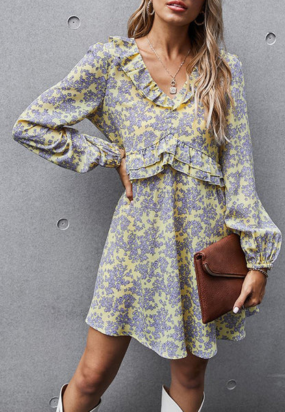 Vestido con volantes y estampado floral 