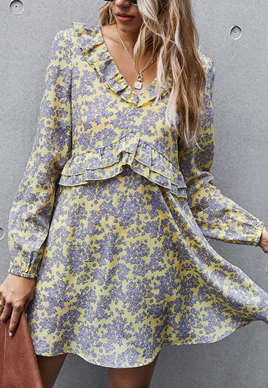 Vestido con volantes y estampado floral 