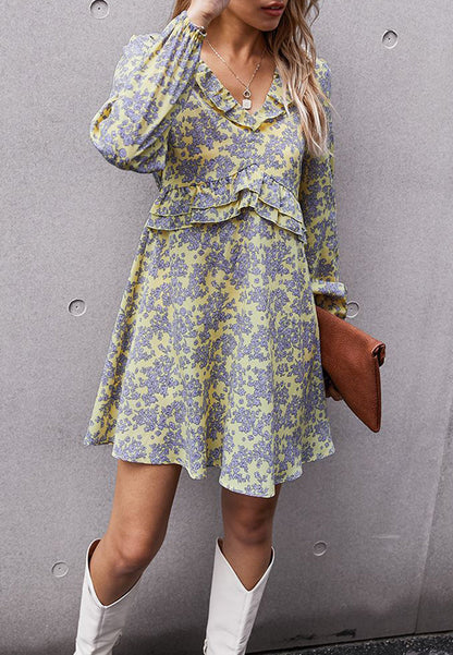 Vestido con volantes y estampado floral 