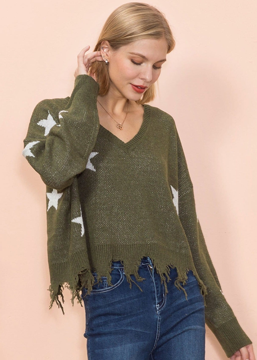 Suéter con dobladillo deshilachado y estampado de estrellas 