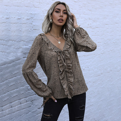 Blusa con estampado de guepardo y volantes en la parte delantera 