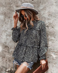 Blusa con estampado de guepardo y cuello con volantes 
